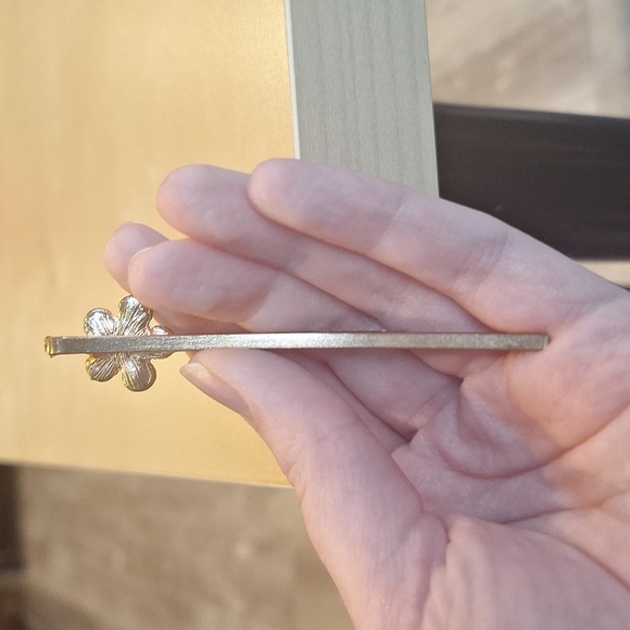 Dark blue flower slide clip - Picture 4 of 5